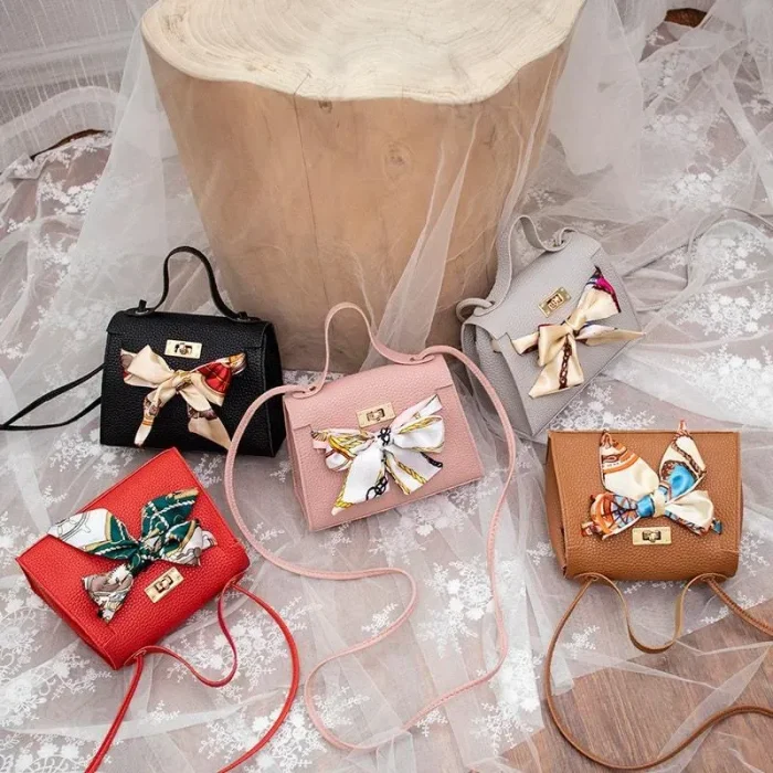 Women Fashion Ribbon Bow Decoration Crossbody Bag - Image 1