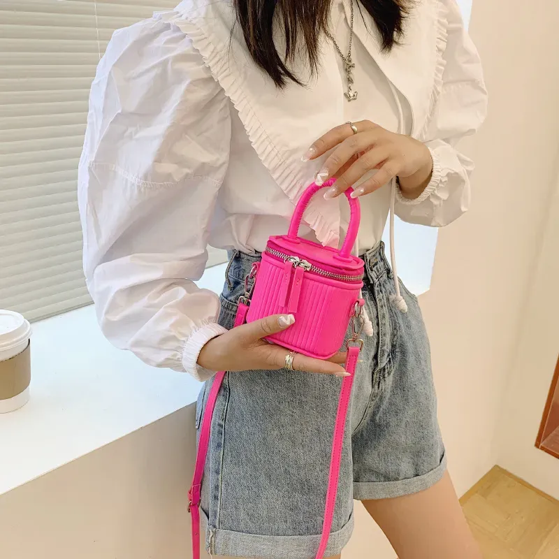 T1035CF1CA_113990.webp Women Fashion Zipper Design Solid Color PU Crossbody Bag - Image 3