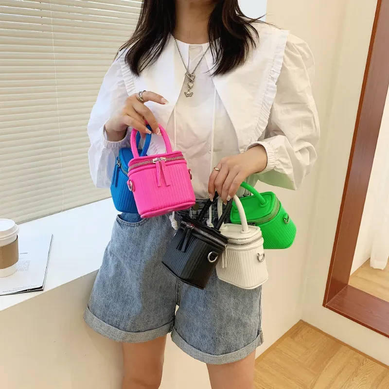 T1035CF1CA_113992.webp Women Fashion Zipper Design Solid Color PU Crossbody Bag - Image 4