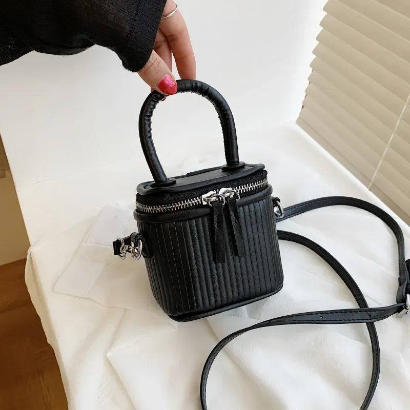 T1035CF1CA_113996.webp Women Fashion Zipper Design Solid Color PU Crossbody Bag - Image 7