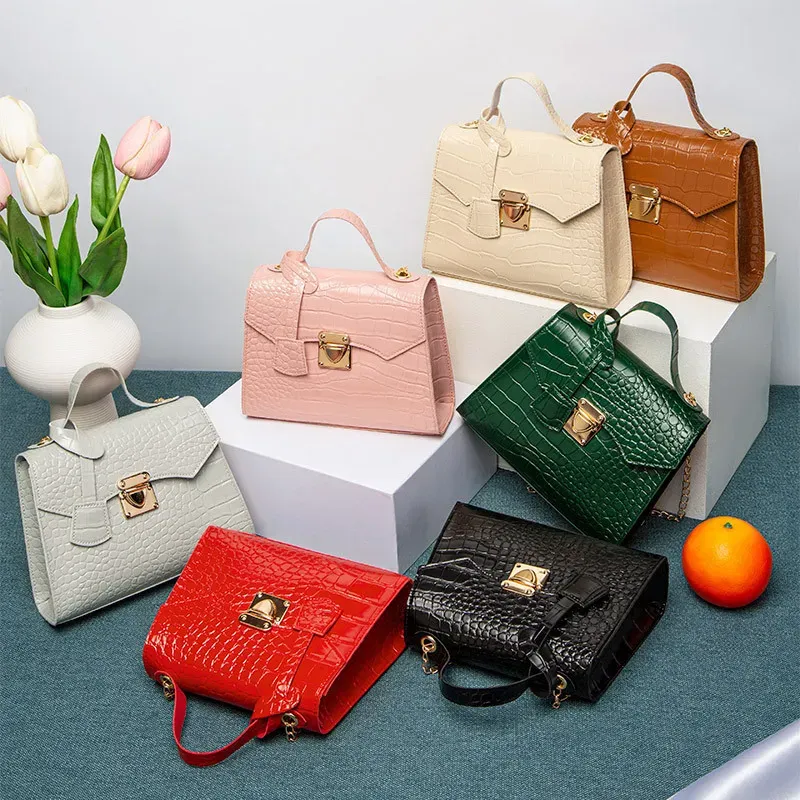 T1035F5446_113509.webp Women Fashion Crocodile Pattern Crossbody Bag - Image 1