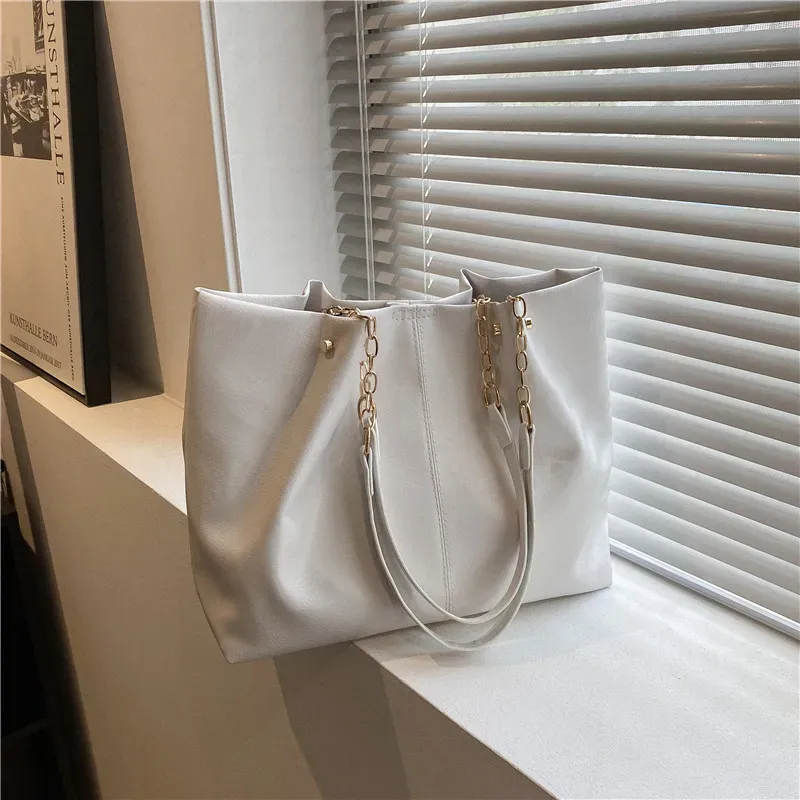 T1035F5B65_115217.webp Women'S Fashion Retro Soft Leather Large Capacity Simple Solid Color Shoulder Bag - Image 2
