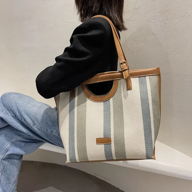 T10383BAD_113334.webp Women Fashion Canvas Stripe Shoulder Bag - Image 1