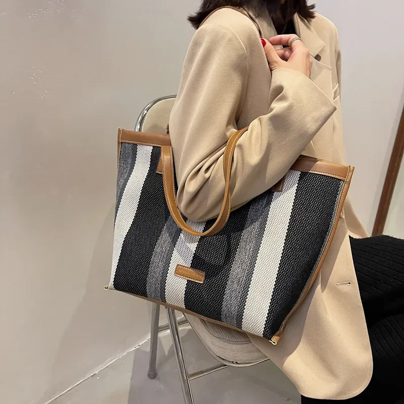 T10383BAD_113337.webp Women Fashion Canvas Stripe Shoulder Bag - Image 3